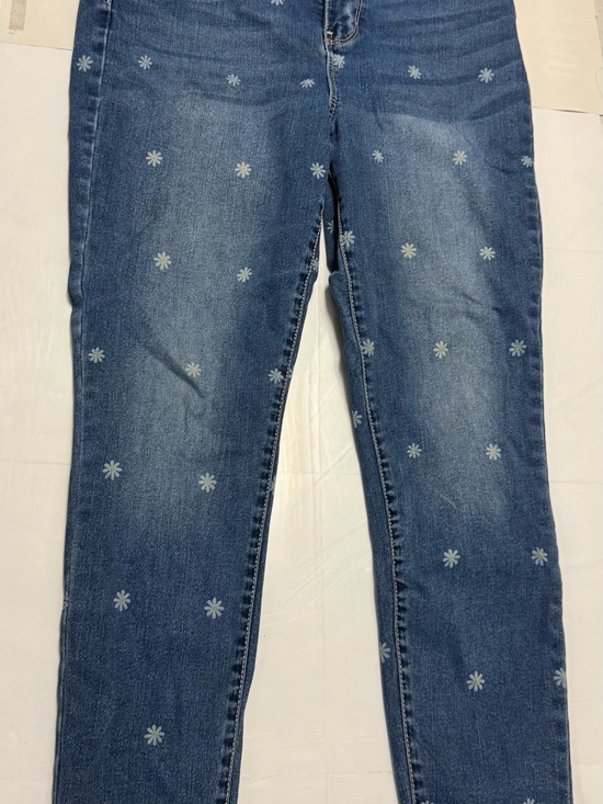No Boundaries Denim - No Boundaries Blue Daisy-Print Skinny Jeans size 17 fits like a 12